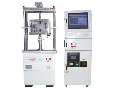 Máquina para Ensayos de Fatiga por Alta Temperatura